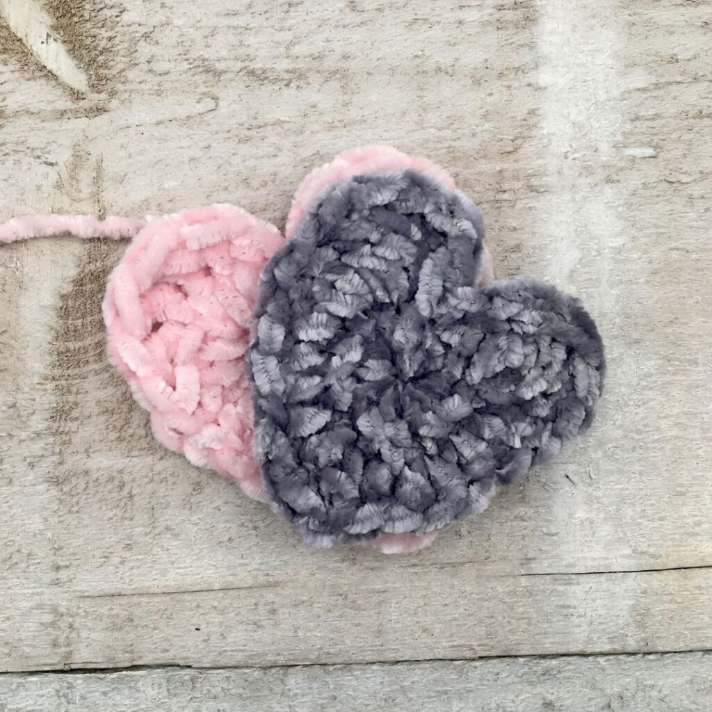 Crochet velvet hearts 