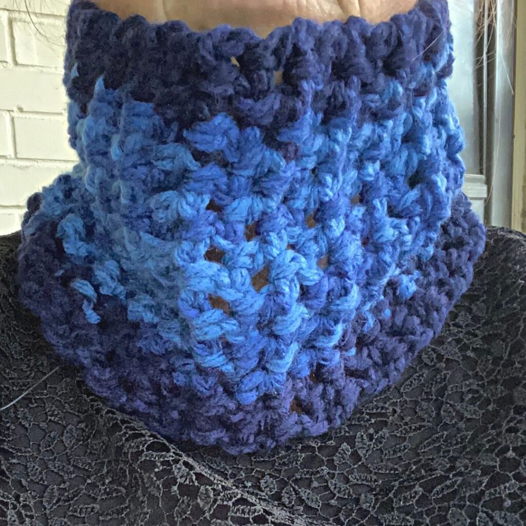 Make It Quick Cowl Tester photo two tone blue 