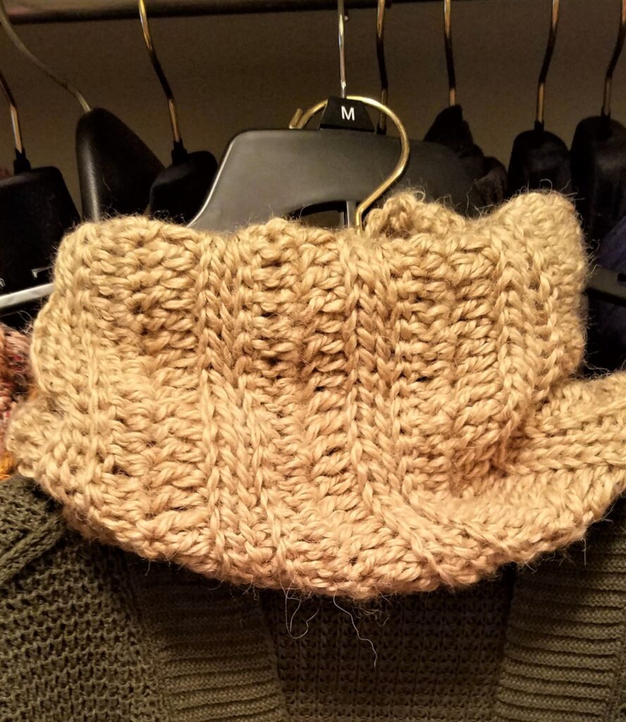 Chunky Cowl in beige - Testers picture 