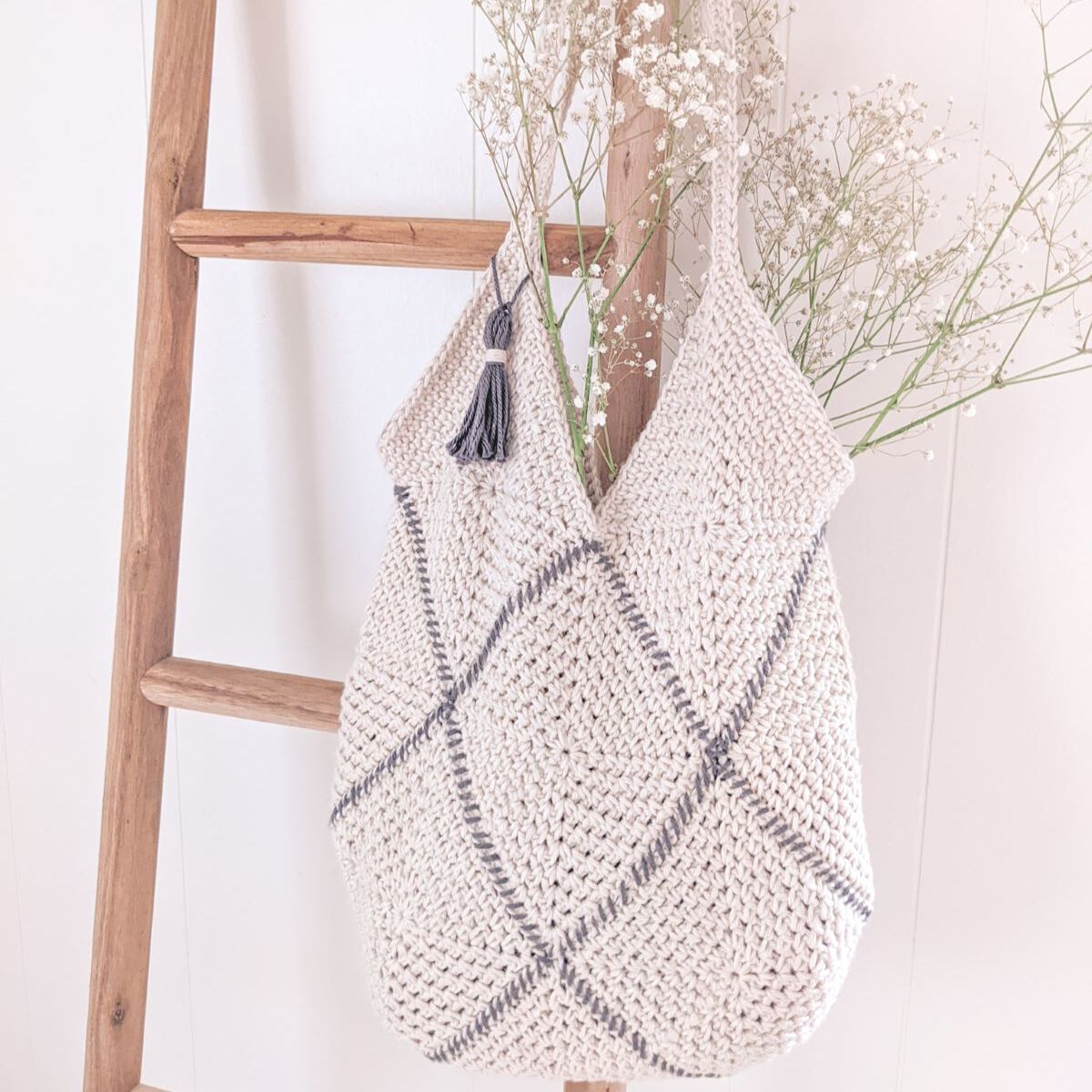 45+ Free Crochet Bag Patterns for Beginners - Dabbles & Babbles